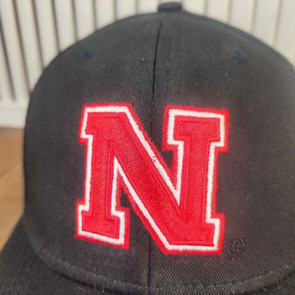 Nebraska Cornhuskers Adidas Big N Strapback Hat Cap Black Red NCAA College Sport - Picture 3 of 11